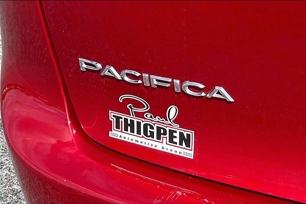 Used 2025 Chrysler Pacifica Select FWD image 24