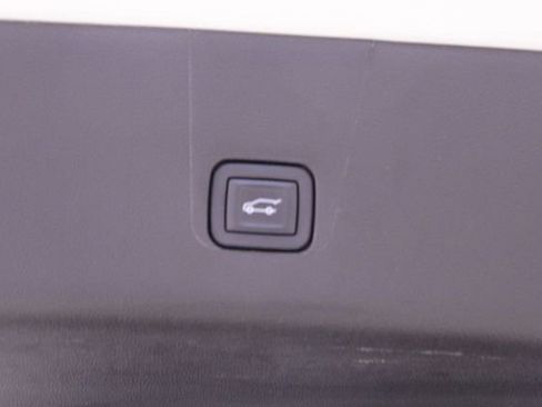 Used 2023 Chevrolet Traverse RS image 24