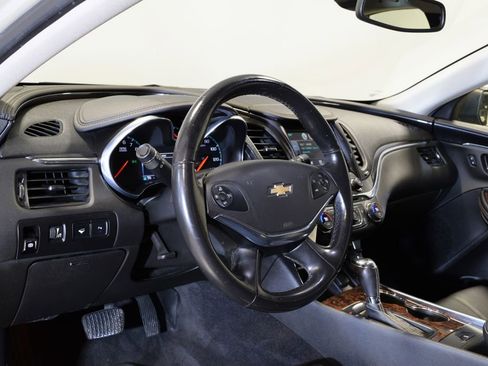 Used 2015 Chevrolet Impala LT w/ Convenience Package FWD image 3