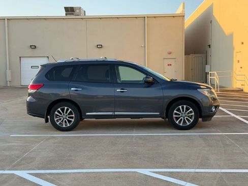 Used 2014 Nissan Pathfinder SL FWD image 8