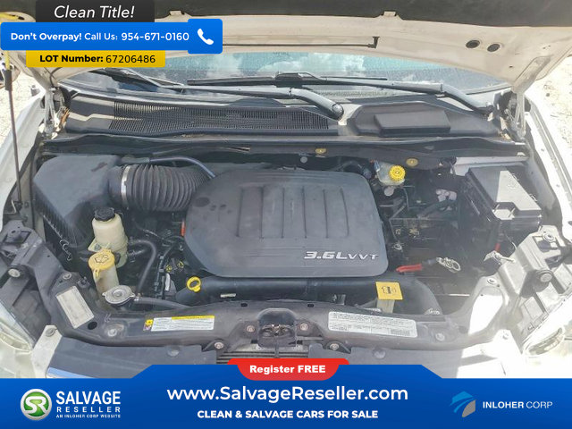 Used 2012 Chrysler Town & Country Touring w/ Entertainment Group #1 FWD image 16