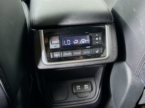 Used 2020 Subaru Ascent Limited w/ Popular Package #3 AWD/4WD image 24