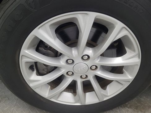 Used 2020 Jeep Cherokee Latitude image 31