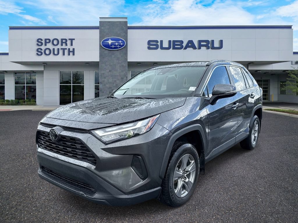 Used 2024 Toyota RAV4 XLE FWD image 8
