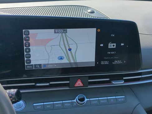 Used 2025 Hyundai Elantra SEL FWD image 18