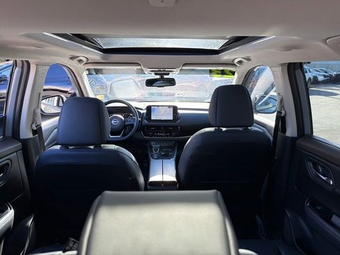 Used 2023 Nissan Rogue SL w/ SL Premium Package image 35