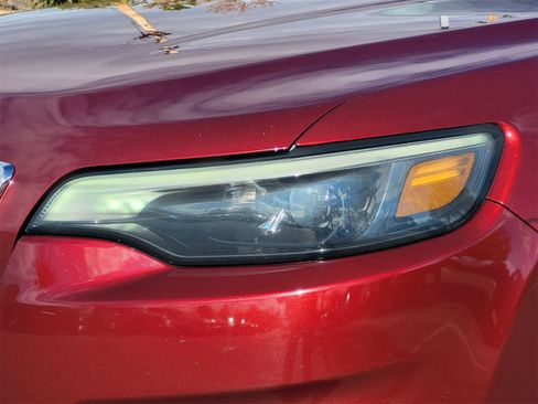 Used 2021 Jeep Cherokee Latitude Lux w/ Comfort/Convenience Group image 8