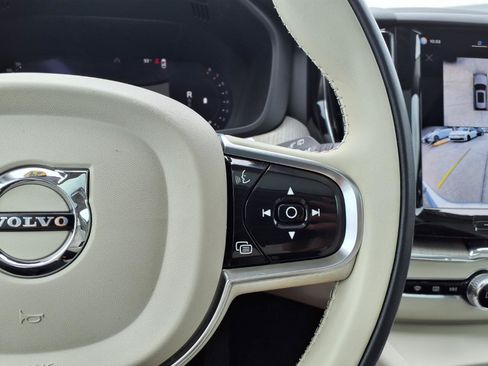 Certified 2024 Volvo XC60 B5 Plus w/ Protection Package Premier AWD/4WD image 27