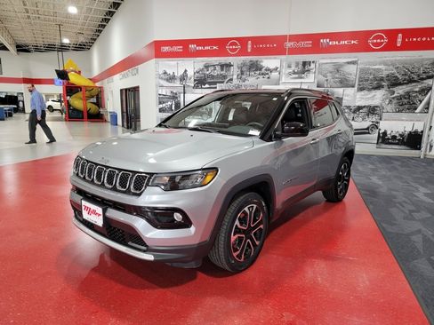 Used 2023 Jeep Compass Limited image 9