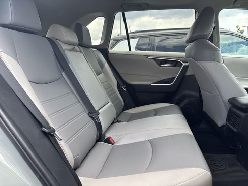 Used 2022 Toyota RAV4 XLE Premium AWD/4WD image 27