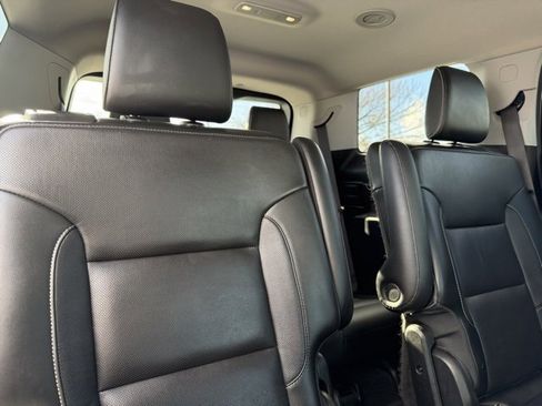 Used 2019 GMC Acadia SLT w/ Black Edition image 14