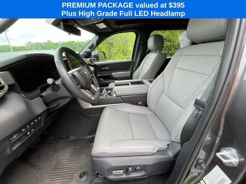 Used 2025 Toyota Tundra Limited AWD/4WD image 10