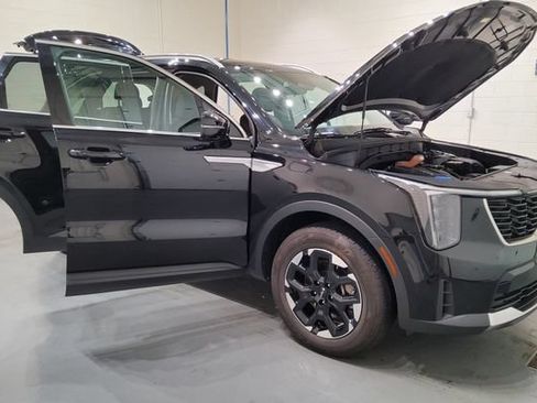 Used 2024 Kia Sorento S AWD/4WD image 13