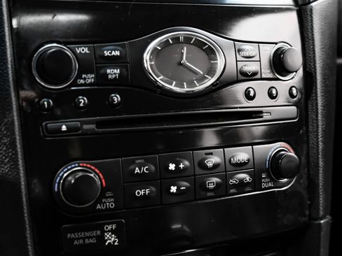 Used 2016 INFINITI QX70 3.7 image 30