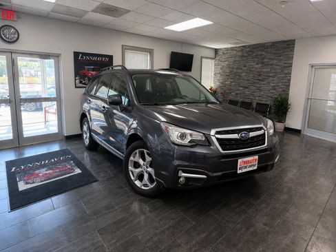 Used 2017 Subaru Forester 2.5i Touring AWD/4WD image 2