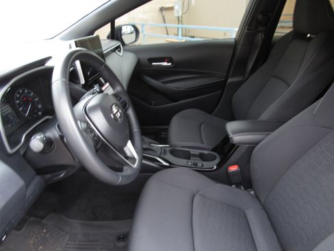 Used 2025 Toyota Corolla SE w/ SE Package image 13