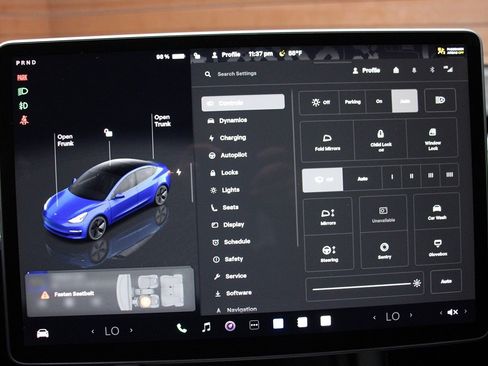 Used 2023 Tesla Model 3 Standard Range image 25