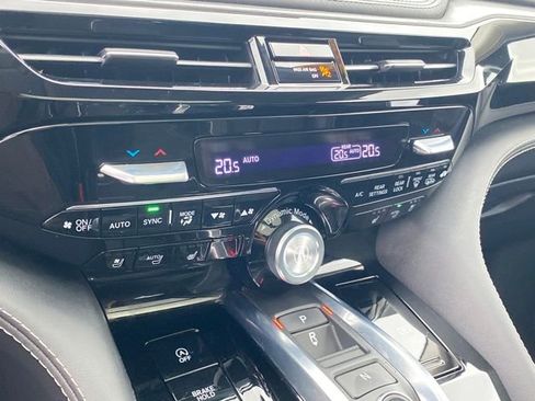 Used 2022 Acura MDX SH-AWD w/ Advance Package image 12