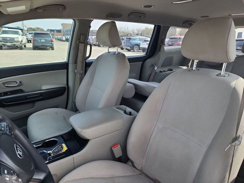 Used 2019 Kia Sedona L image 11