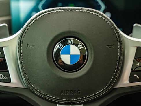 New 2026 BMW X5 xDrive40i w/ M Sport Package AWD/4WD image 21