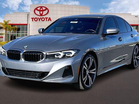 Used 2023 BMW 330i Sedan w/ Convenience Package image 11