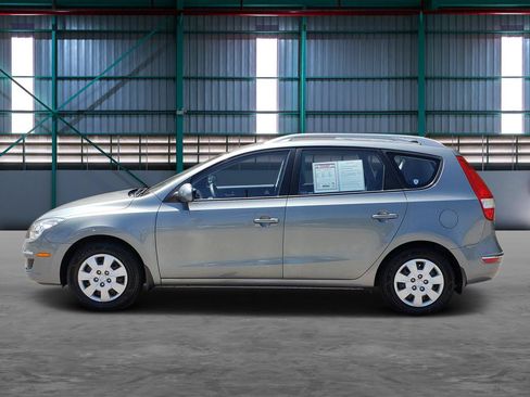 Used 2011 Hyundai Elantra w/ Popular Equipment Pkg 2 FWD image 2