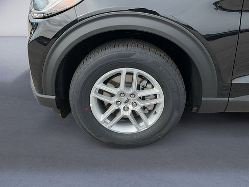 New 2026 Ford Explorer Active RWD image 10