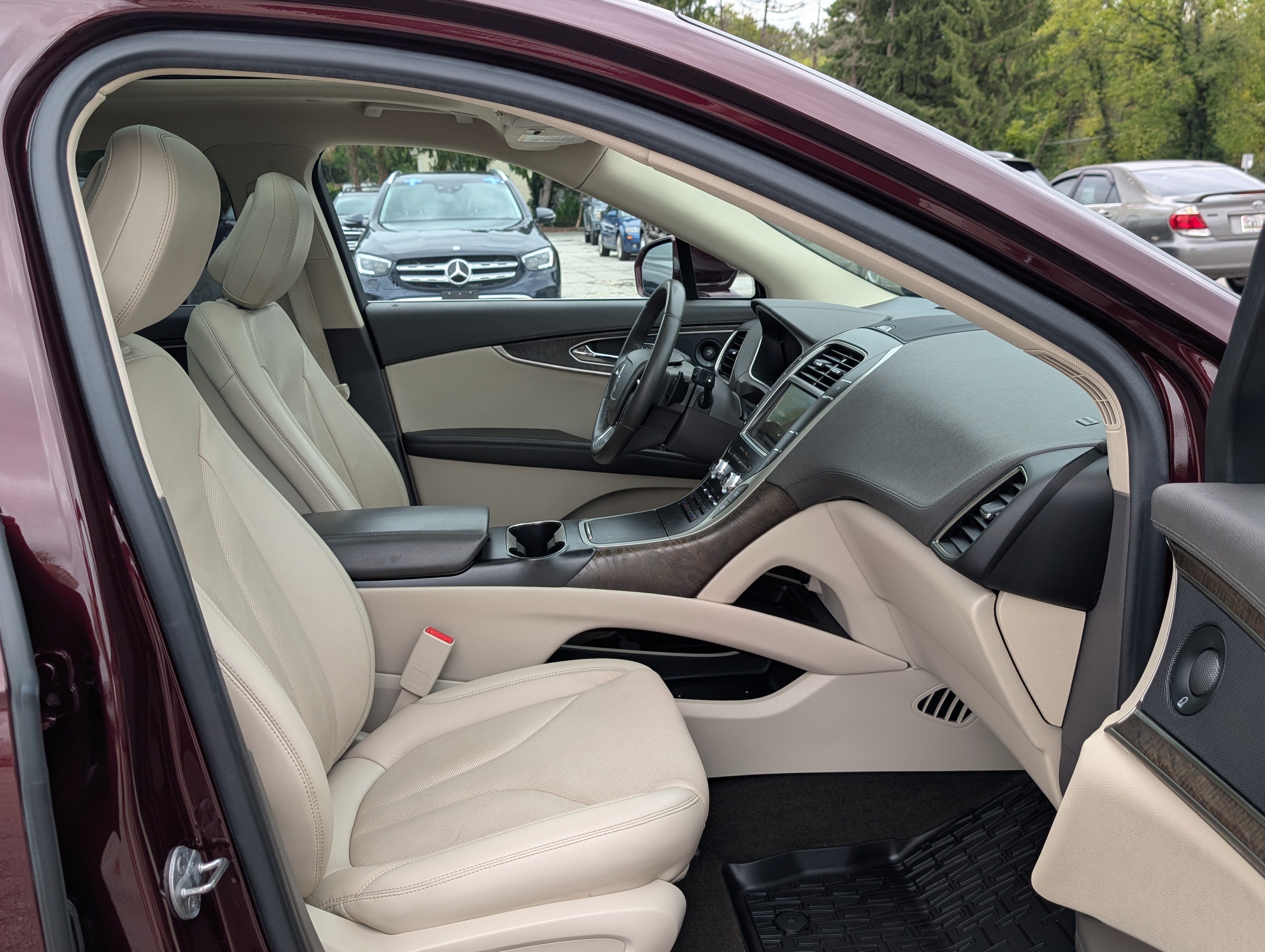 Used 2020 Lincoln Nautilus Reserve w/ Cargo Utility Package AWD/4WD image 10