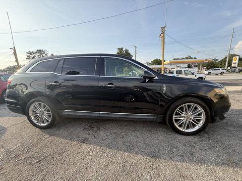 Used 2013 Lincoln MKT AWD image 8