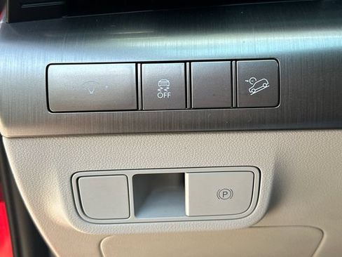 Used 2025 Hyundai Kona SEL FWD image 23