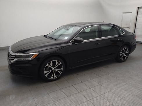 Used 2022 Volkswagen Passat 2.0T SE FWD image 2