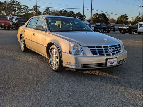 Used 2008 Cadillac DTS image 4