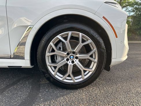 Used 2023 BMW X7 xDrive40i AWD/4WD image 13