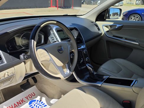 Used 2015 Volvo XC60 T5 Premier w/ Proximity Package image 26