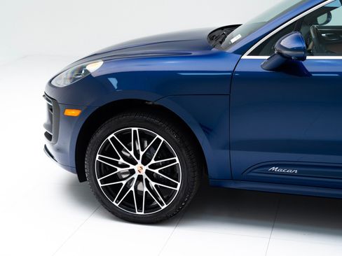 Certified 2026 Porsche Macan AWD/4WD image 11