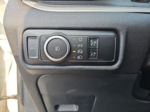 Used 2023 Ford Explorer XLT w/ Equipment Group 202A AWD/4WD image 23