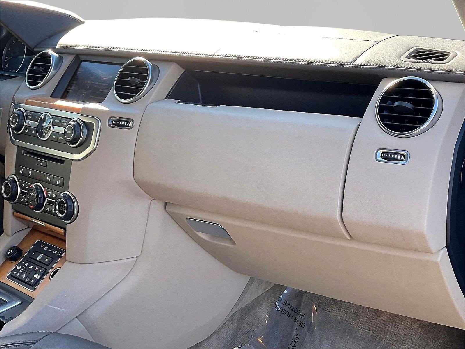 Used 2014 Land Rover LR4 HSE LUX AWD/4WD image 25