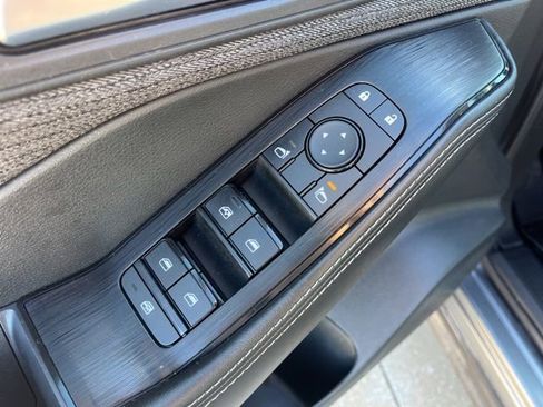 Used 2021 Nissan Rogue SV image 9