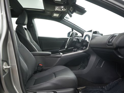 Used 2024 Toyota bZ4X Limited image 12