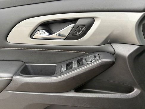 Certified 2021 Chevrolet Traverse LS FWD image 4