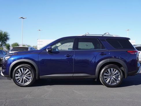 Used 2025 Nissan Pathfinder SL w/ SL Premium Package image 2