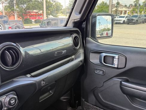 Used 2021 Jeep Gladiator Sport AWD/4WD image 23