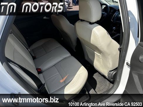 Used 2017 Ford Focus Titanium FWD image 17