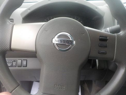 Used 2012 Nissan Frontier SV image 15