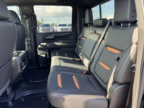 Used 2025 GMC Sierra 2500 AT4 AWD/4WD image 30