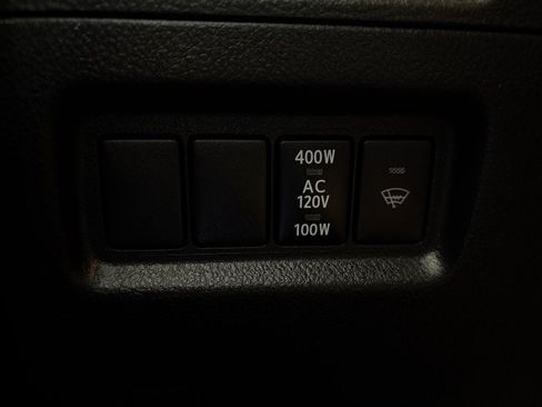 Used 2024 Toyota 4Runner SR5 AWD/4WD image 33