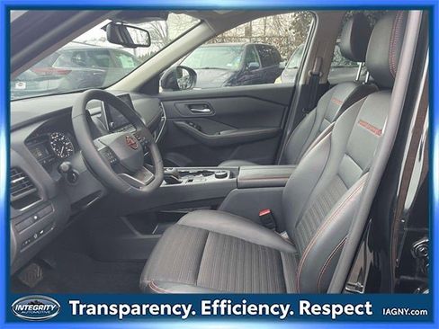 Certified 2025 Nissan Rogue SV image 15