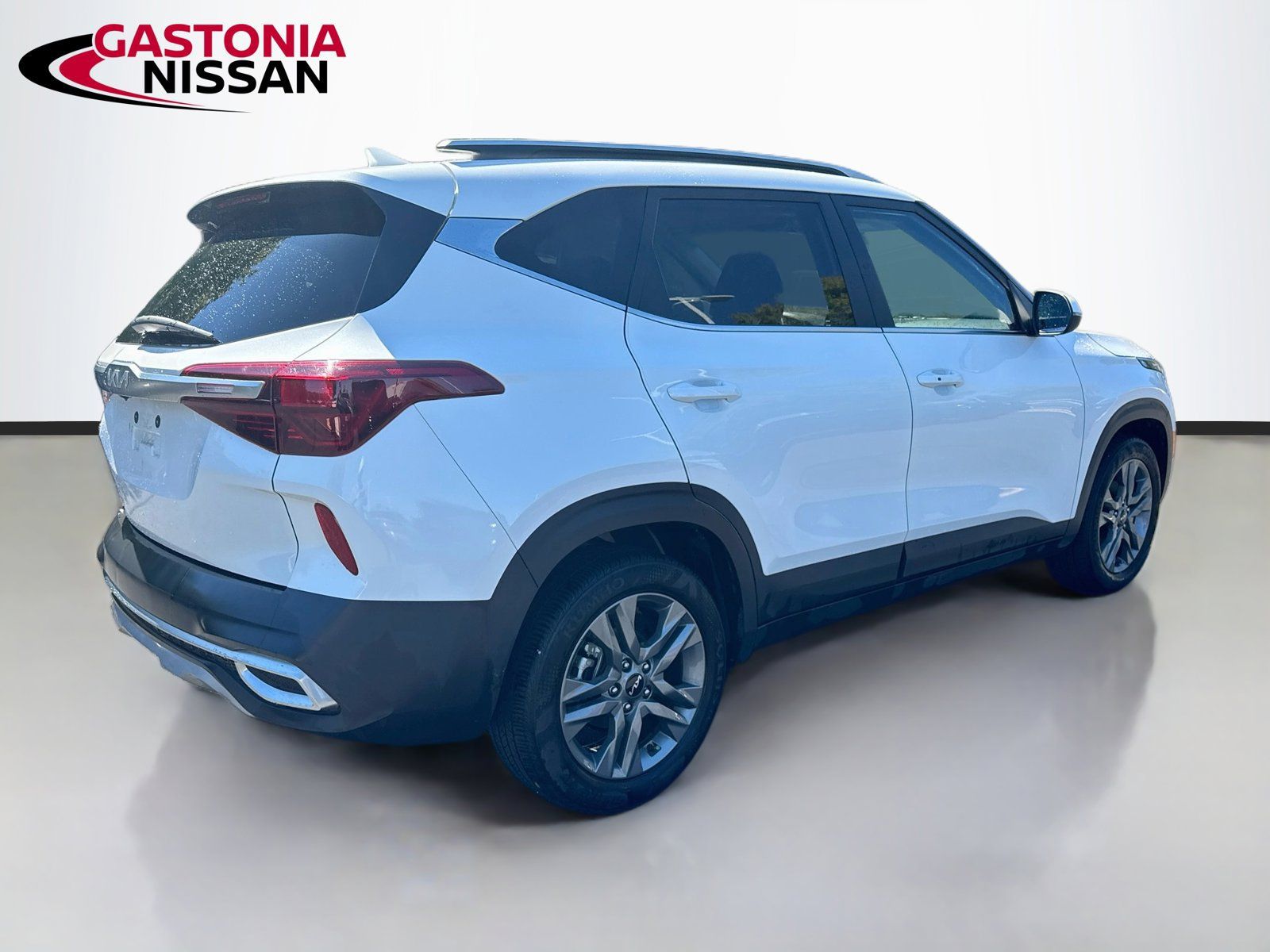 Used 2023 Kia Seltos S FWD image 9