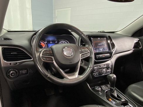 Used 2019 Jeep Cherokee Limited AWD/4WD image 18