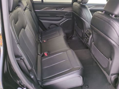 Used 2023 Jeep Grand Cherokee Overland image 20